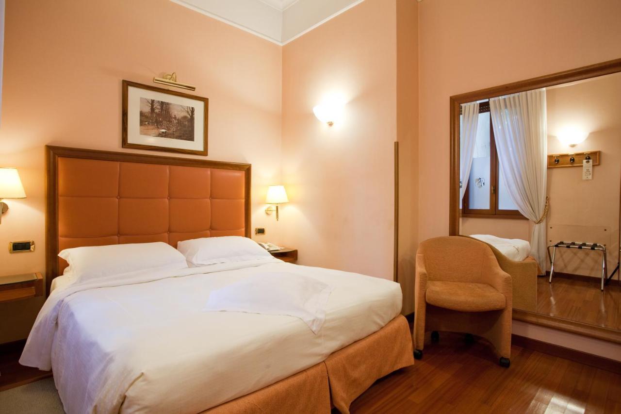 Hotel Berna Милан Номер фото